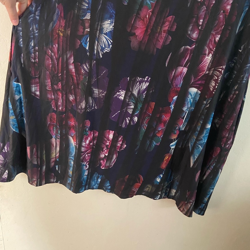 Floral Dress 👗 - Picture 7 of 7